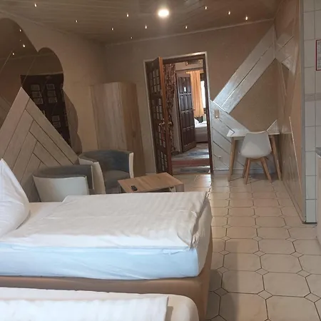 Central Hotel * Шветцинген