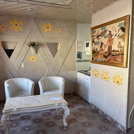 Central Hotel Отель *
