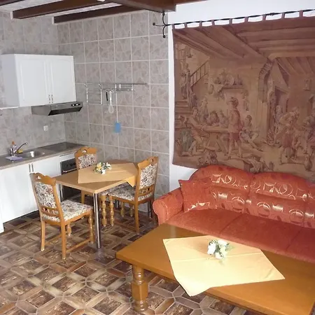 Central Hotel Ξενοδοχείο *