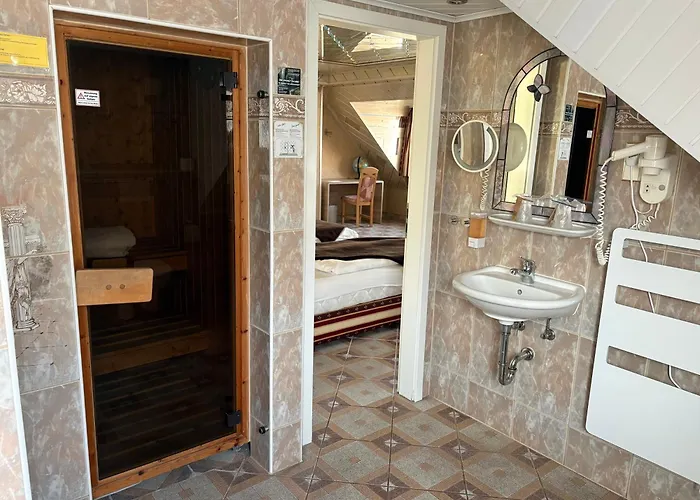 Central Hotel Otel *